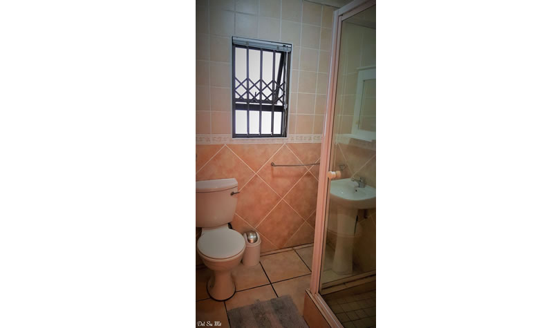 Delsume-Bathroom1